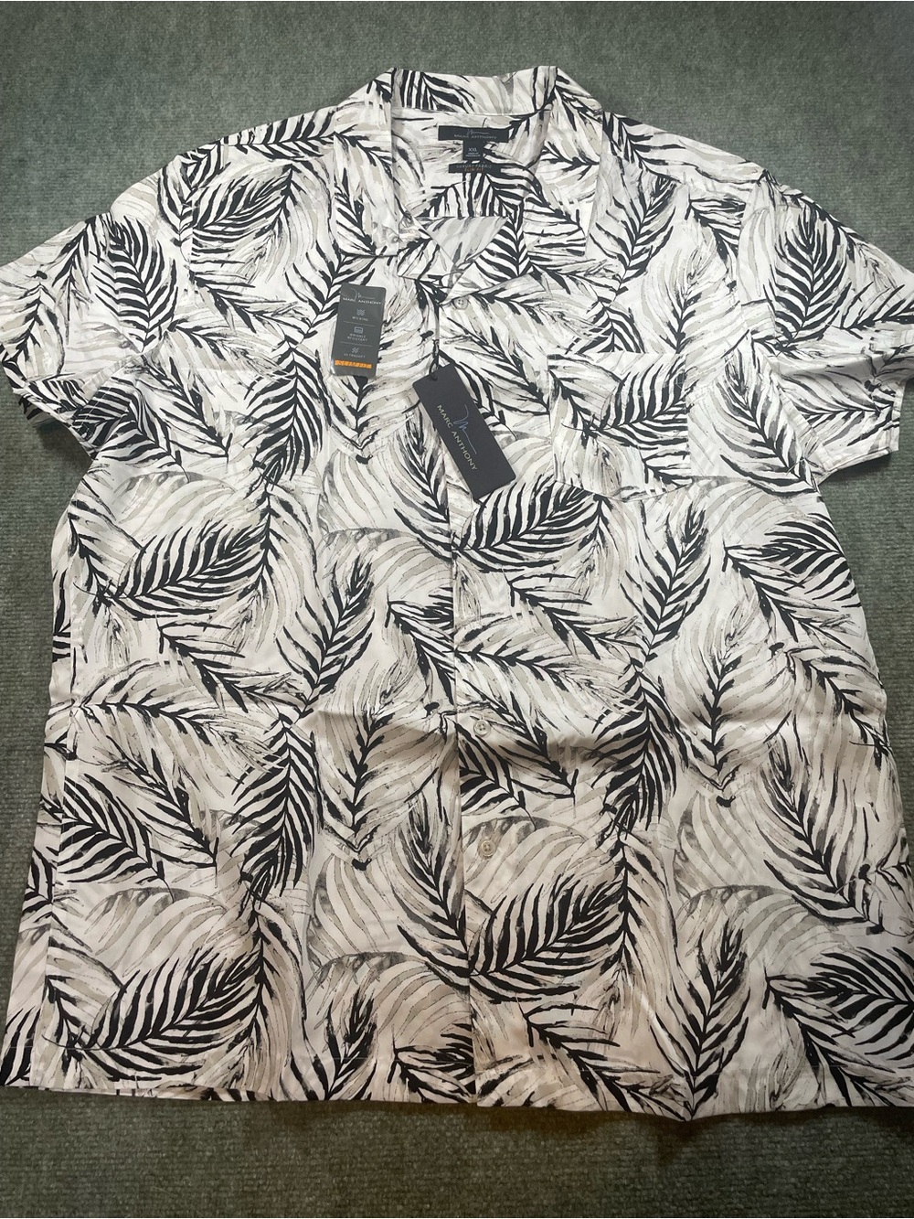 Marc Anthony Black and White Leaf-Print Short Sleeve Button-Down